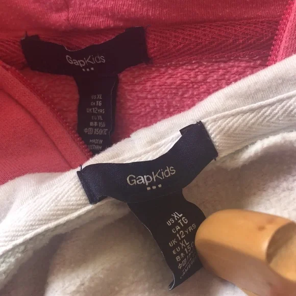 Two Gap girls zipper hoodie - Picture 8 of 9